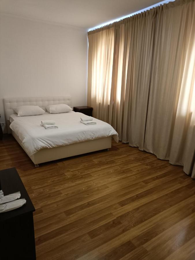 Mirage Hotell Tsjernivtsi Eksteriør bilde